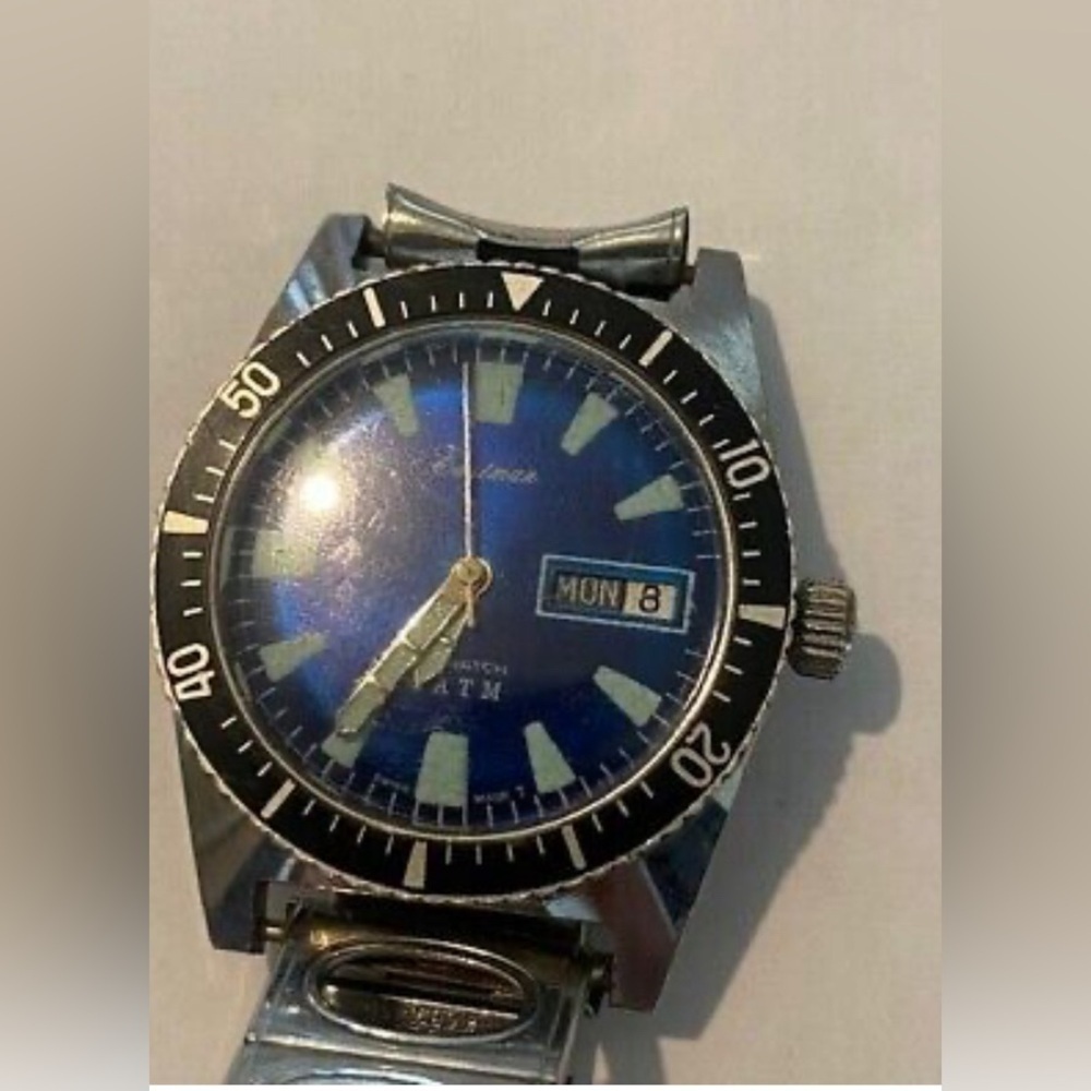 Vintage Men's Divers Eastman winding  Swiss Watch runs well